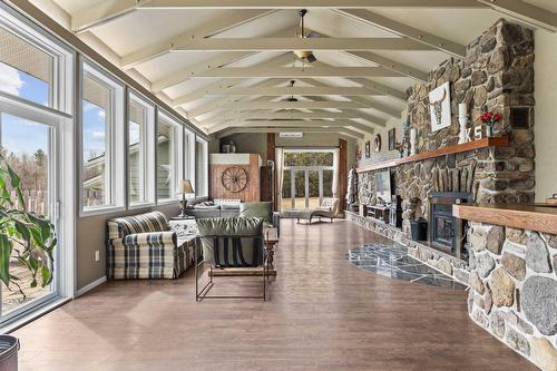 Salon - 696 Route 202 E., Hemmingford - Canton, QC - Indoor Photo Showing Other Room With Fireplace