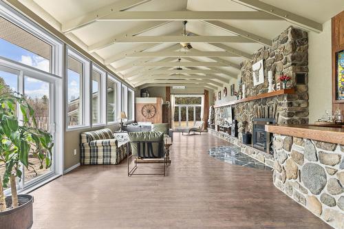 Salon - 696 Route 202 E., Hemmingford - Canton, QC - Indoor With Fireplace