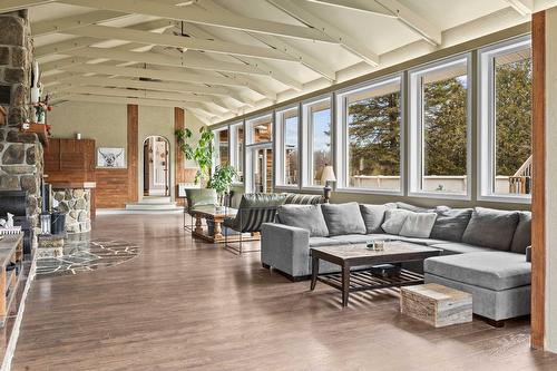 Salon - 696 Route 202 E., Hemmingford - Canton, QC - Indoor Photo Showing Living Room With Fireplace
