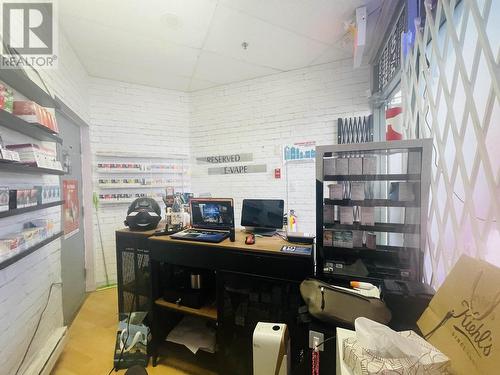 100 8240 Lansdowne Road, Richmond, BC 