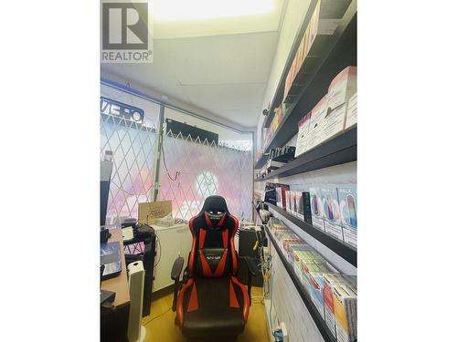 100 8240 Lansdowne Road, Richmond, BC 