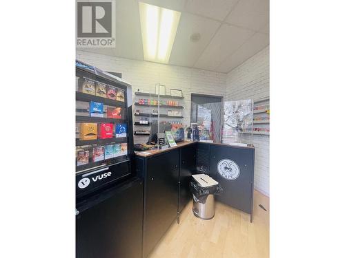 100 8240 Lansdowne Road, Richmond, BC 