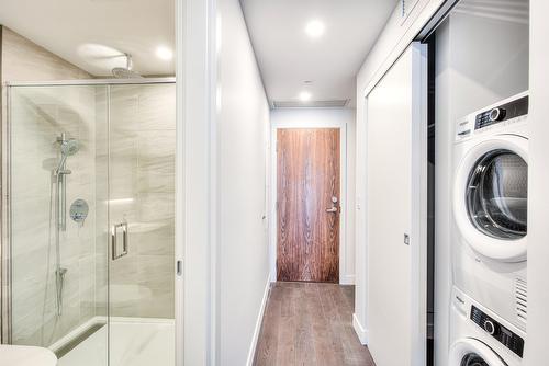 Hall - 2715-1500 Boul. René-Lévesque O., Montréal (Ville-Marie), QC - Indoor Photo Showing Laundry Room