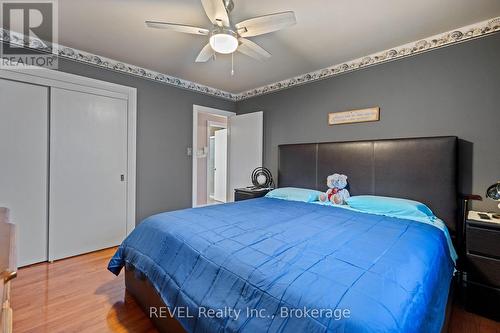 6398 Mountain Road, Niagara Falls (Stamford), ON - Indoor Photo Showing Bedroom