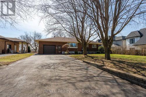 6398 Mountain Road, Niagara Falls (Stamford), ON - Outdoor With Facade