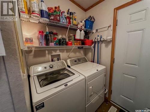 107 May Street, Neudorf, SK - Indoor Photo Showing Laundry Room