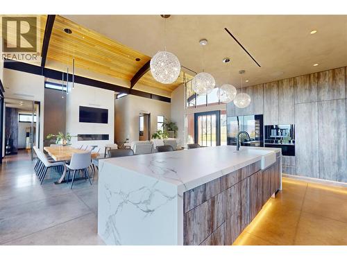 4275 Todd Road, Kelowna, BC - Indoor