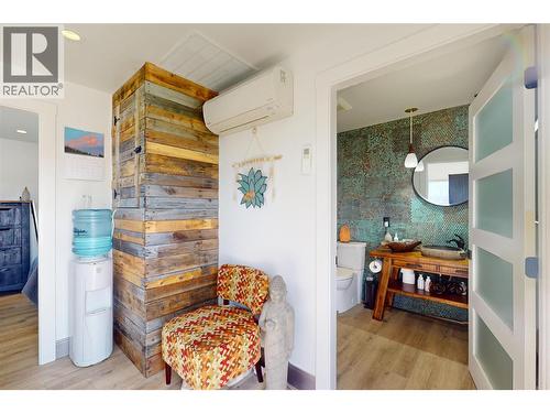 4275 Todd Road, Kelowna, BC - Indoor Photo Showing Other Room