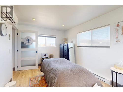 4275 Todd Road, Kelowna, BC - Indoor Photo Showing Bedroom
