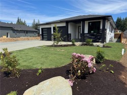 766 Sitka St  Campbell River, BC V9H 0G4