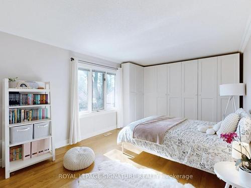 4086 Summit Court, Mississauga, ON - Indoor Photo Showing Bedroom