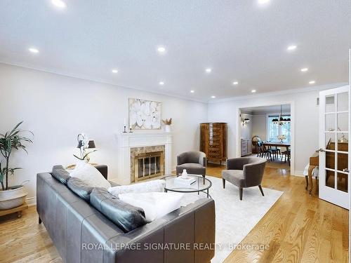 4086 Summit Court, Mississauga, ON - Indoor Photo Showing Living Room With Fireplace