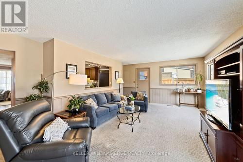 5200 Suncrest Road, Burlington, ON - Indoor Photo Showing Living Room