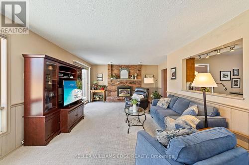 5200 Suncrest Road, Burlington, ON - Indoor Photo Showing Living Room With Fireplace