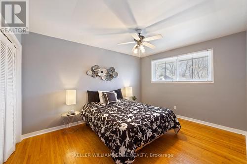 5200 Suncrest Road, Burlington, ON - Indoor Photo Showing Bedroom