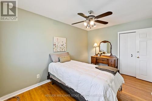 5200 Suncrest Road, Burlington, ON - Indoor Photo Showing Bedroom