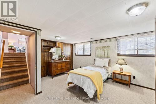 5200 Suncrest Road, Burlington, ON - Indoor Photo Showing Bedroom