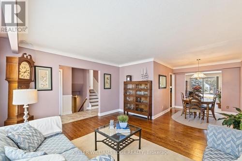 5200 Suncrest Road, Burlington, ON - Indoor Photo Showing Living Room