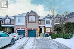 10 - 199 HILLCREST AVENUE  Mississauga, ON L5B 4L5