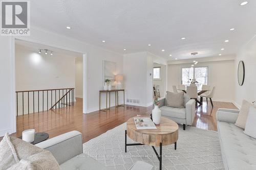 1276 Silver Spear Road, Mississauga, ON - Indoor Photo Showing Living Room