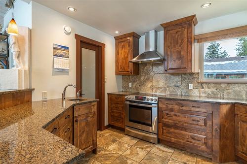 1433 Sugar Lake Road, Cherryville, BC - Indoor Photo Showing Kitchen With Upgraded Kitchen