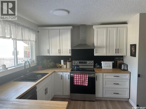 105 6Th Avenue S, Big River, SK - Indoor Photo Showing Kitchen