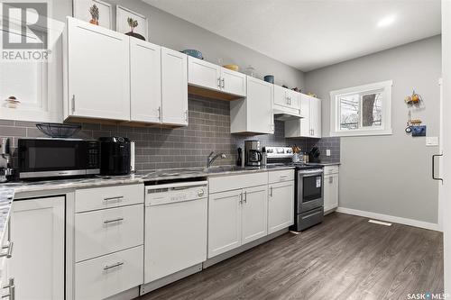 2344 Wallace Street, Regina, SK - Indoor Photo Showing Kitchen