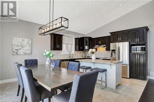 225 Carriage Way, Waterloo, ON - Indoor Photo Showing Dining Room