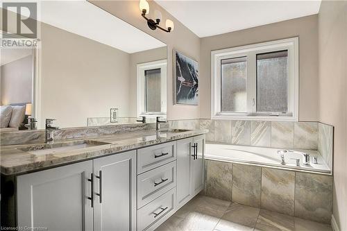 225 Carriage Way, Waterloo, ON - Indoor Photo Showing Bathroom