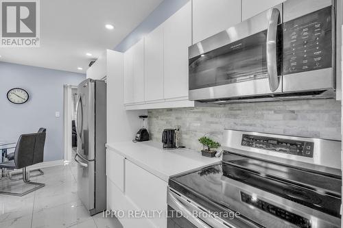 5014 Rundle Court, Mississauga, ON - Indoor Photo Showing Kitchen With Stainless Steel Kitchen With Upgraded Kitchen