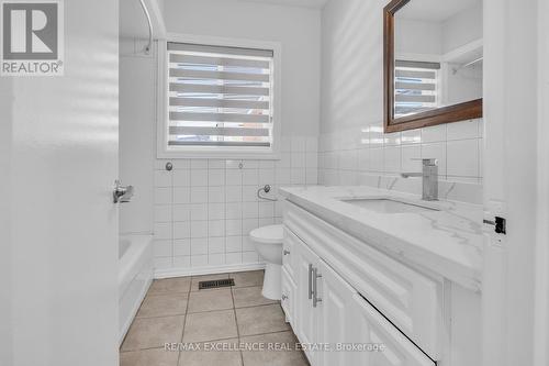 234 Erb Street, Waterloo, ON - Indoor Photo Showing Bathroom