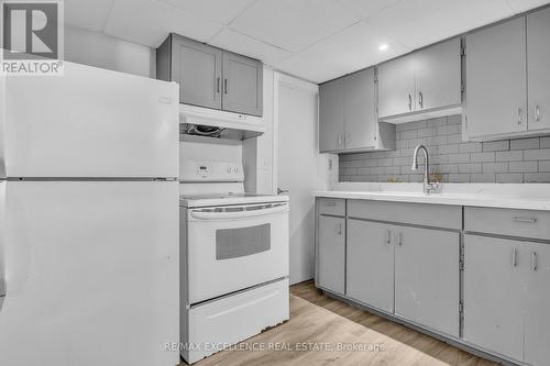 234 Erb Street, Waterloo, ON - Indoor Photo Showing Kitchen