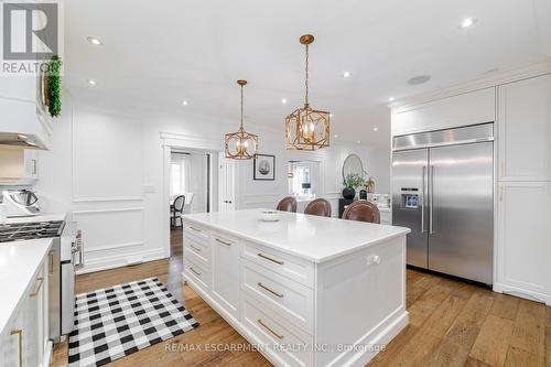 2126 Grange Drive, Mississauga, ON - Indoor Photo Showing Kitchen With Stainless Steel Kitchen With Upgraded Kitchen