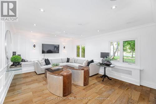 2126 Grange Drive, Mississauga, ON - Indoor Photo Showing Living Room