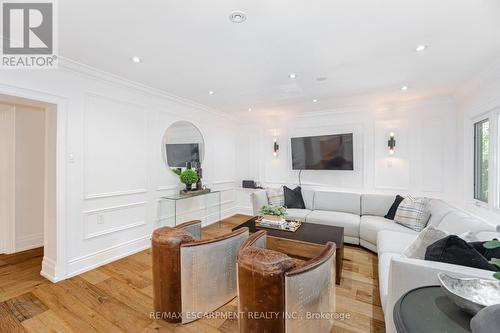 2126 Grange Drive, Mississauga, ON - Indoor Photo Showing Living Room