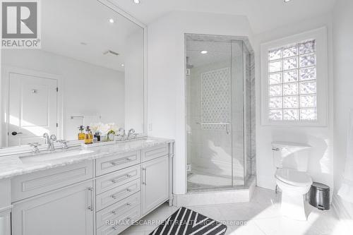 2126 Grange Drive, Mississauga, ON - Indoor Photo Showing Bathroom