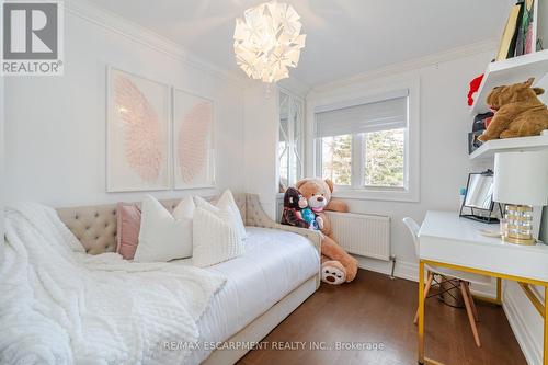 2126 Grange Drive, Mississauga, ON - Indoor Photo Showing Bedroom