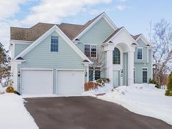 48 Maplewood Crescent  Charlottetown, PE C1A 2X5