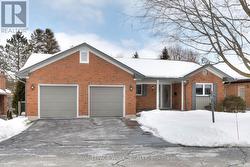 318 ROXTON DRIVE  Waterloo, ON N2T 1R6