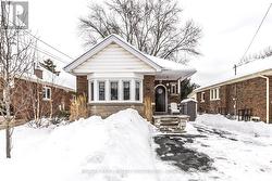 46 KENMORE ROAD  Hamilton, ON L8S 3T7