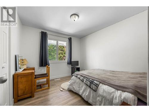 2103 Valleyview Drive, Kamloops, BC - Indoor Photo Showing Bedroom