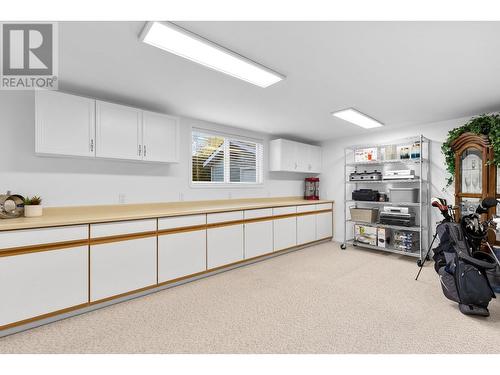 7115 Tronson Road, Vernon, BC - Indoor Photo Showing Kitchen