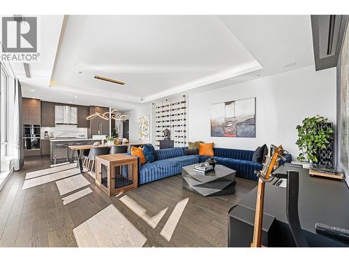 1191 Sunset Drive Unit# 3302, Kelowna, BC - Indoor Photo Showing Other Room