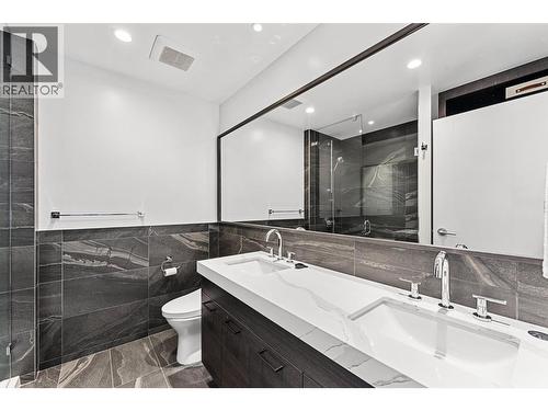 1191 Sunset Drive Unit# 3302, Kelowna, BC - Indoor Photo Showing Bathroom