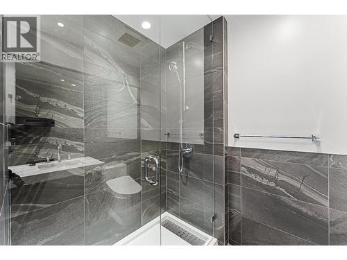 1191 Sunset Drive Unit# 3302, Kelowna, BC - Indoor Photo Showing Bathroom