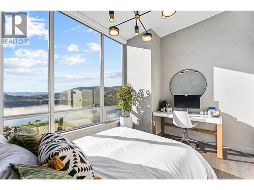 1191 Sunset Drive Unit# 3302, Kelowna, BC - Indoor Photo Showing Bedroom