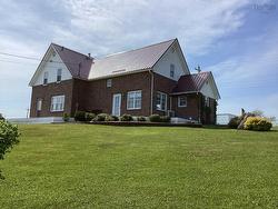 18 Harbourview Drive  Port Bickerton, NS B0J 1A0