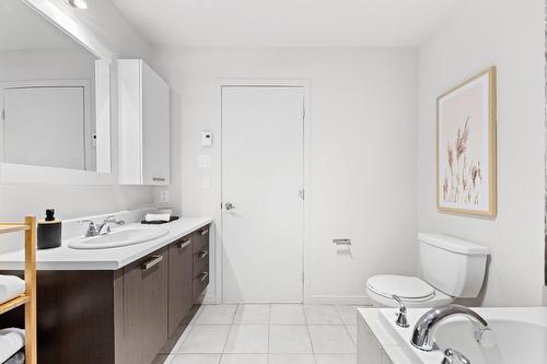 Bathroom - 103A-150 Rue De La Maçonnerie, Châteauguay, QC - Indoor Photo Showing Bathroom