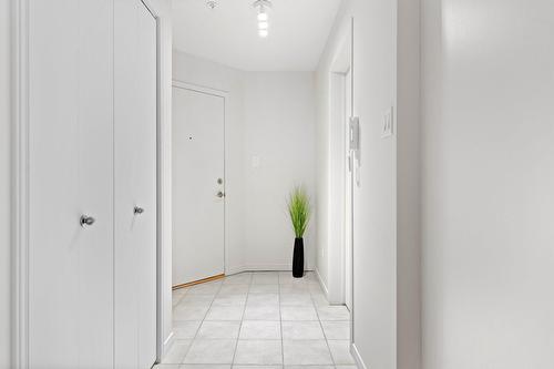 Hall - 103A-150 Rue De La Maçonnerie, Châteauguay, QC - Indoor Photo Showing Other Room