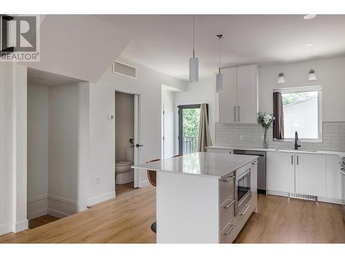 2825 Richter Street Unit# 2, Kelowna, BC - Indoor Photo Showing Kitchen With Upgraded Kitchen